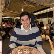 Profesor de apoyo para alumnado de primaria, con el C1 de Cambridge por lo que puedo impartir clases de inglés hasta bachillerato